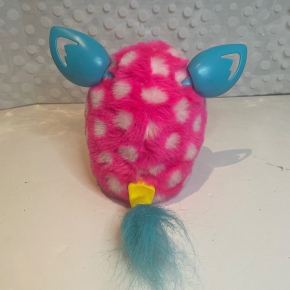 Furby Boom Pink Polka Dots interactive plush toy - Picture 5 of 8